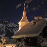 Kirche bei Nacht in Werfenweng Kirche bei Nacht in Werfenweng