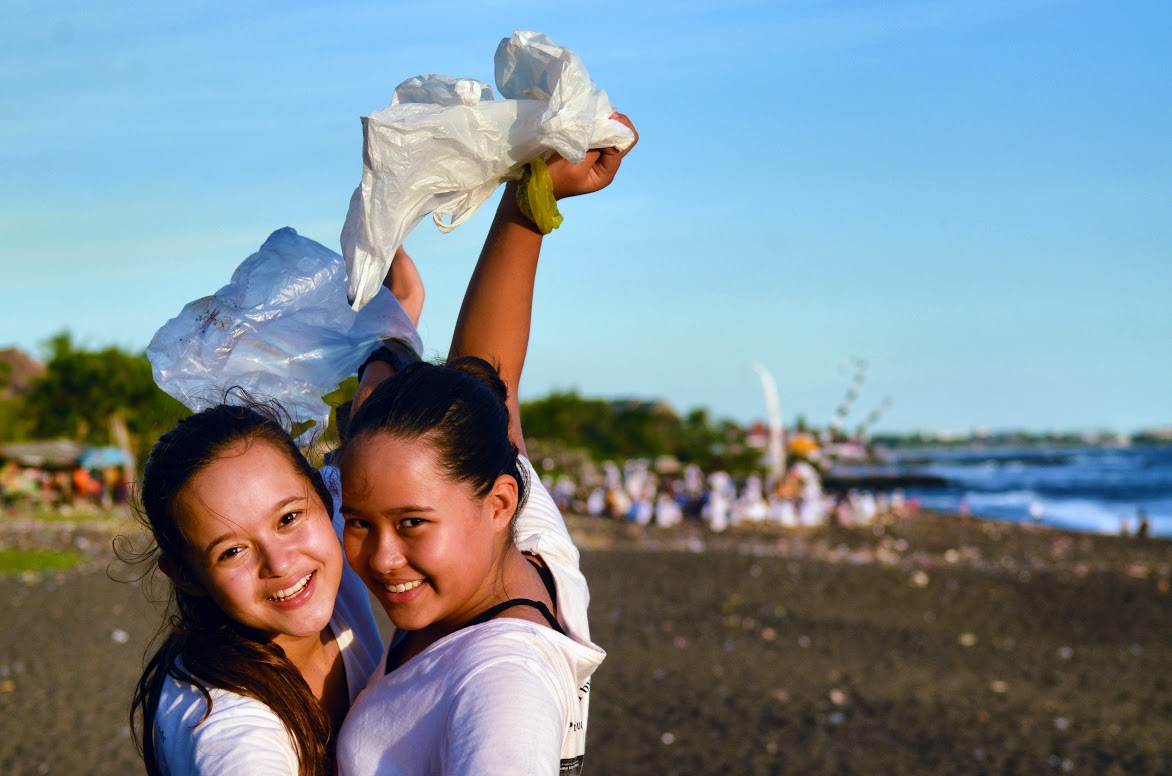 Bye Bye Plastic Bags Bali - Melati und Isabel