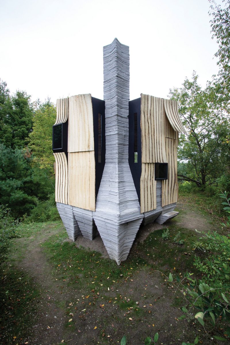 3D gedrucktes Haus mit Holz und Beton
