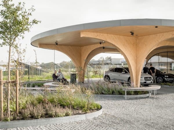 Sprit auf dem Holzweg: Tankstelle wird zum grünen EV-Ladepark – Lilli Green