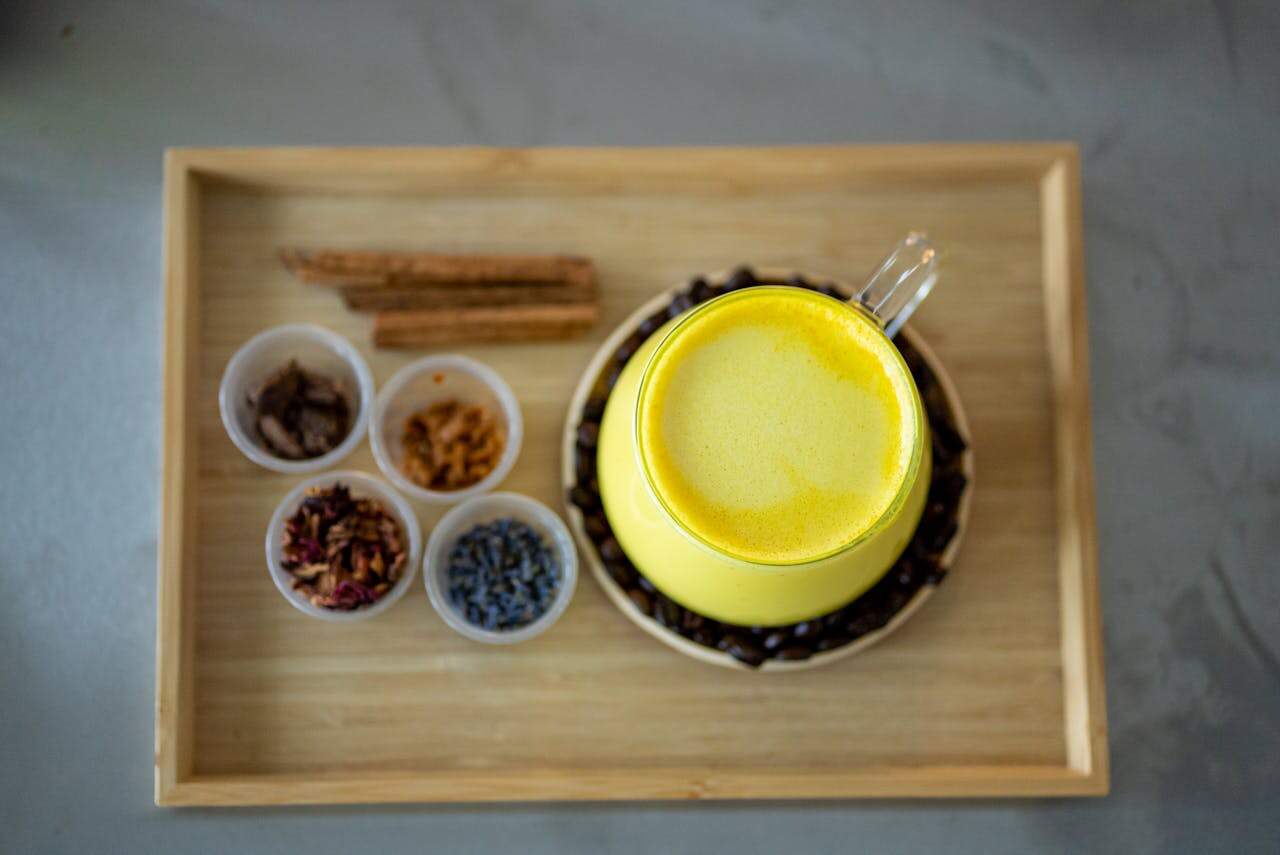 Goldener Milch: Waermendes Getraenk