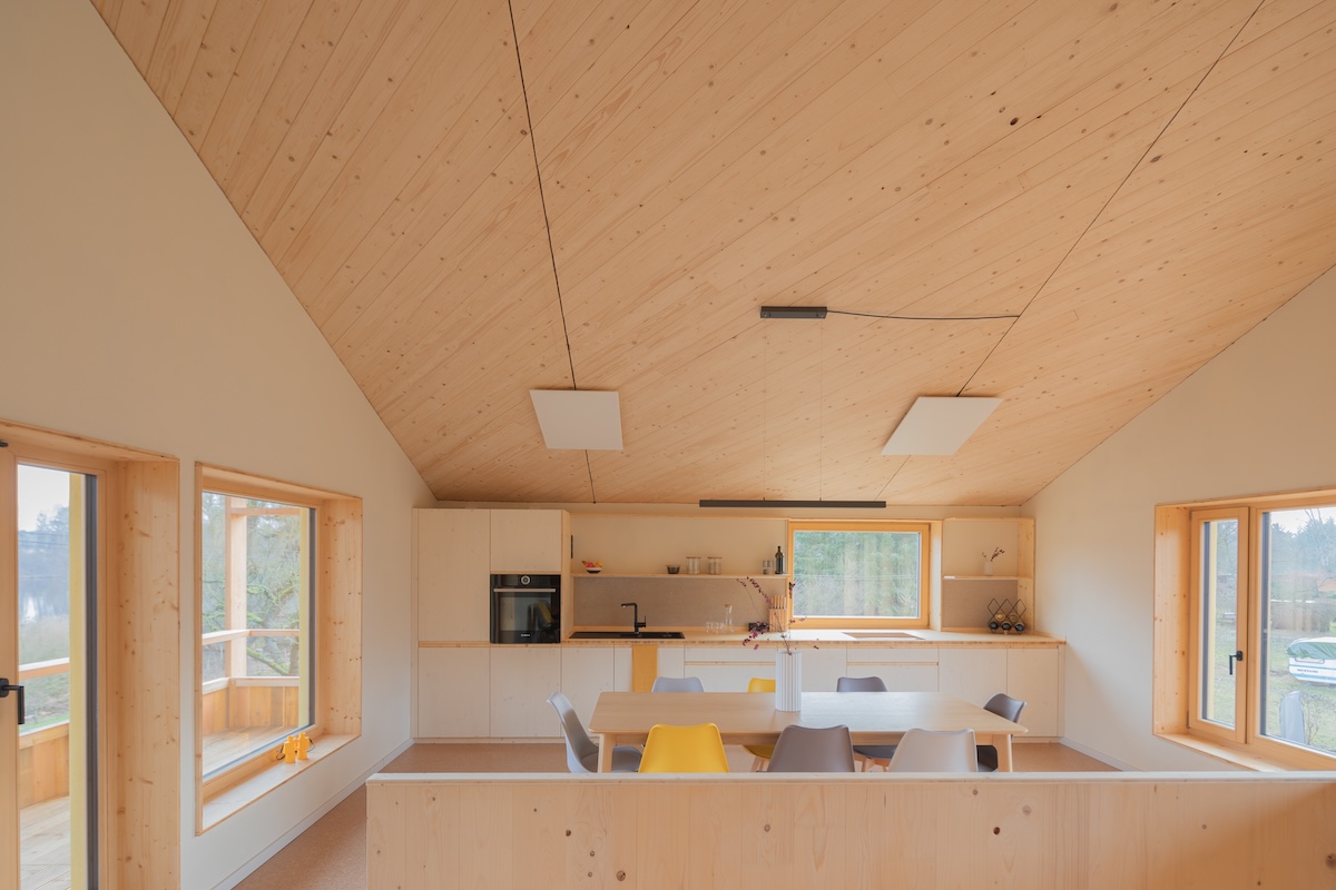 Innenarchitektur Haus mit Holz Lehm und Stroh