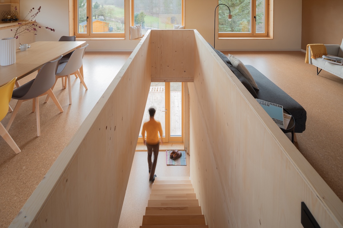 Interior Architektur mit Holz Stroh und Lehm